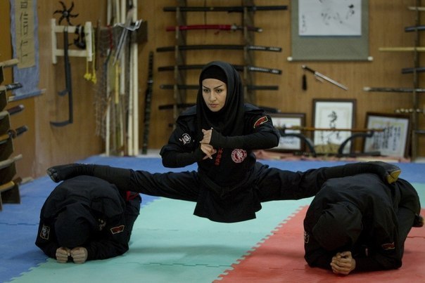 Иранские женщины-ниндзя.