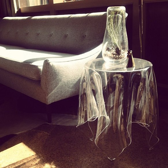 Кофейный столик - призрак