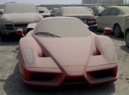 Один из легендарных суперкаров Ferrari Enzo, стоимостью более $1 