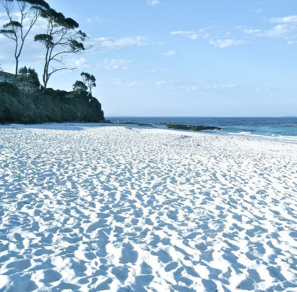 Пляж Hyams Beach в бухте Джарвис, Австралия, занесен в книгу рек