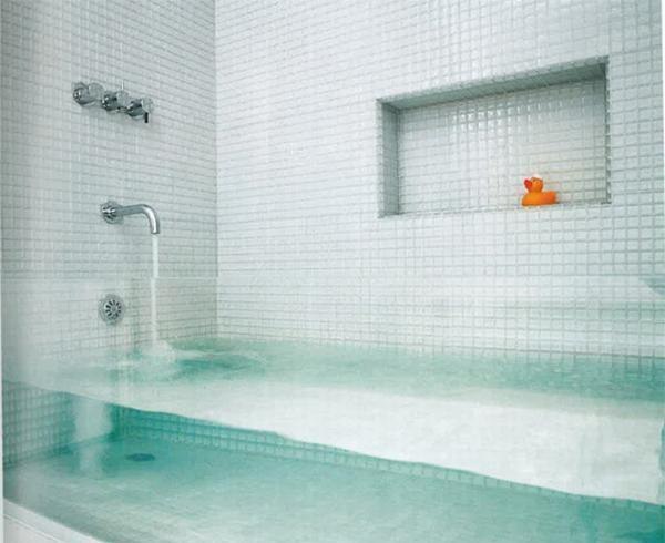 Прозрачная ванна.