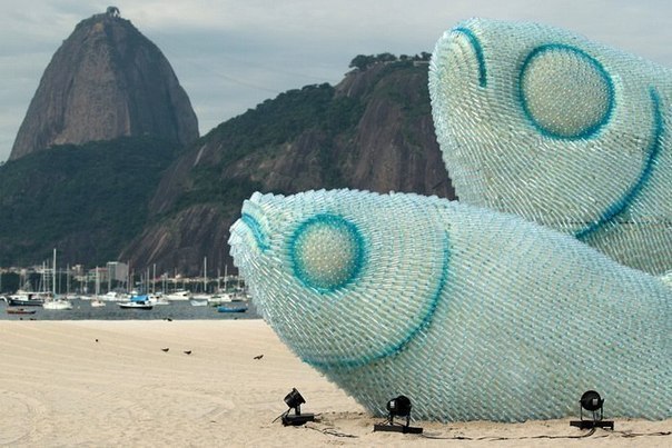 Скульптура из пластиковых бутылок, Рио-де-Жанейро
