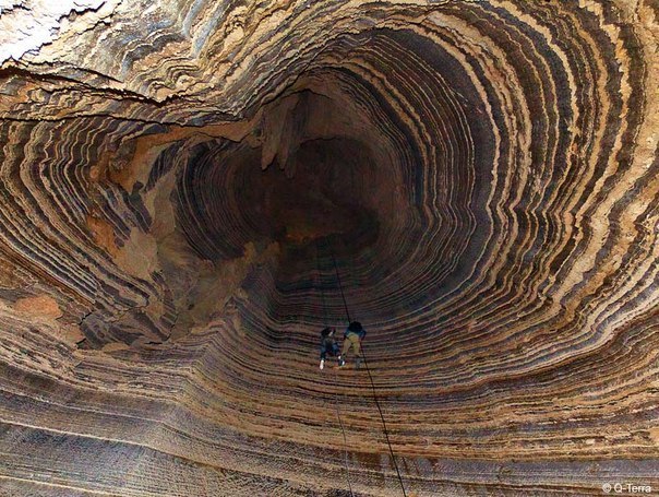 Соляная пещера Колонель на Мертвом Море в Израиле