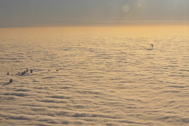 Туман над Варшавой, Польша.
