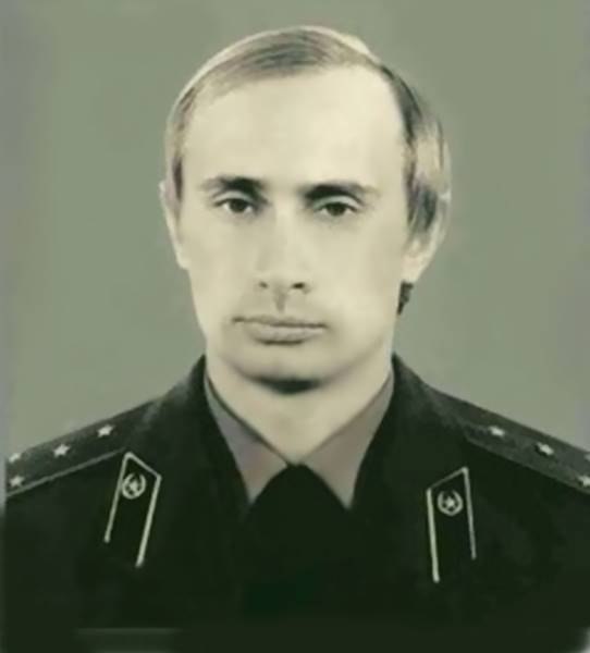 Во время службы в КГБ Владимир Путин имел прозвище «Моль».