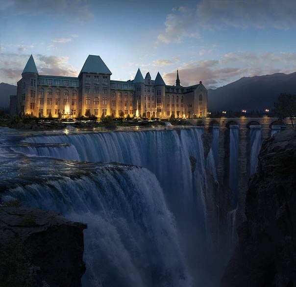 Замок у водопадаКолледж Valleyfield, Канада