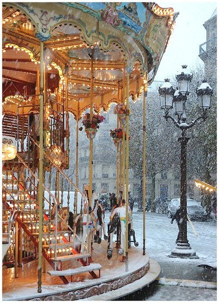 Зимнее утро в Париже.