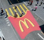 McDonald's превратили пешеходный переход в картофель фри