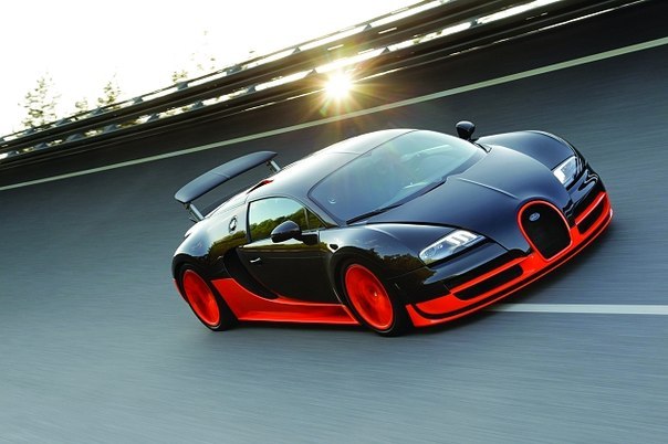 Поправочка. Самой быстрой машиной является Bugatti Veyron Super Sport.