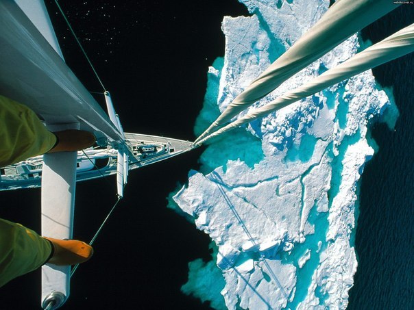 Приближаясь к айсбергу с мачты корабля.