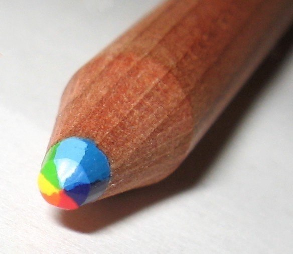 Радужный карандаш.