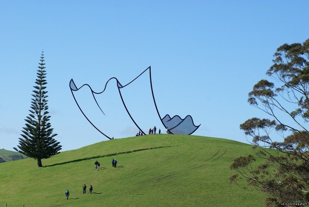 Скульптура в Новой Зеландии, выглядящая как нарисованная.