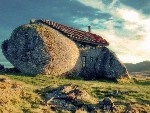 Дом-камень (Stone House). Гюэмараес, Португалия.