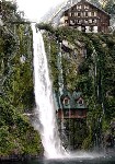 Дом под водопадом, Швейцария