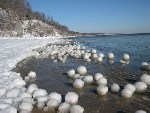 Интересное природное явление.Каким-то образом на берегу м