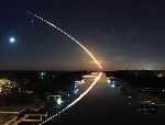 След при запуске шаттла «Индевор» STS-130 создал красивое отр