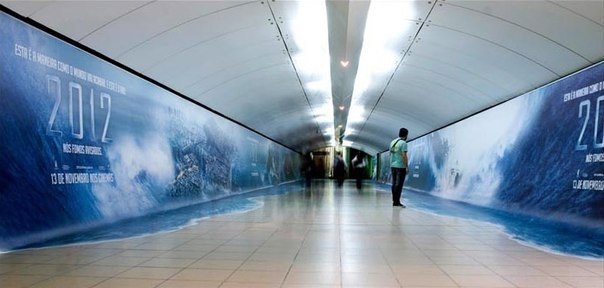 2012 Нестандартная реклама в метро.