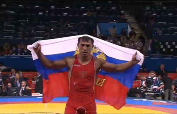 Россиянин Роман Власов выиграл золотую медаль Олимпиады в
