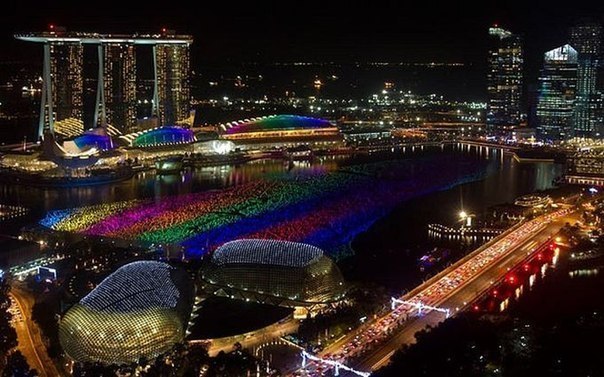 Сингапур в новогоднюю ночь.
