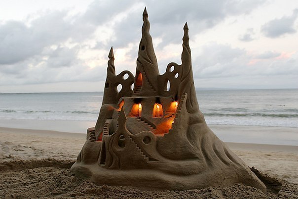 Замок из песка.